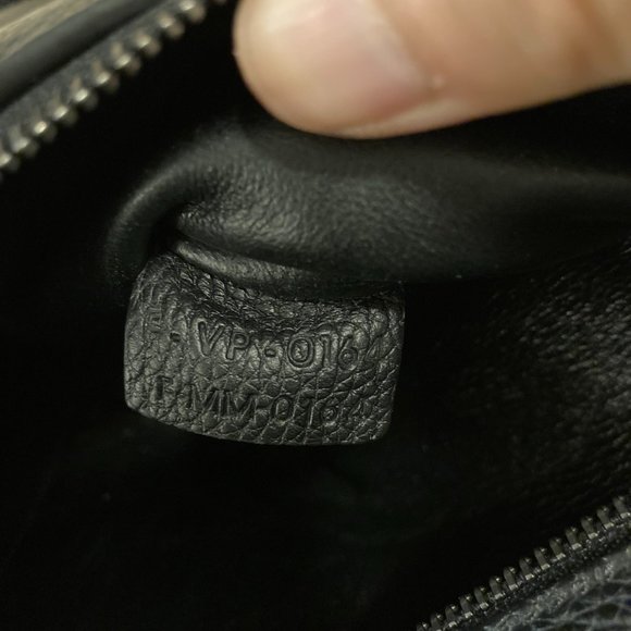 MINT condition Celine trapeze silver hardware + black medium - Picture 8 of 13